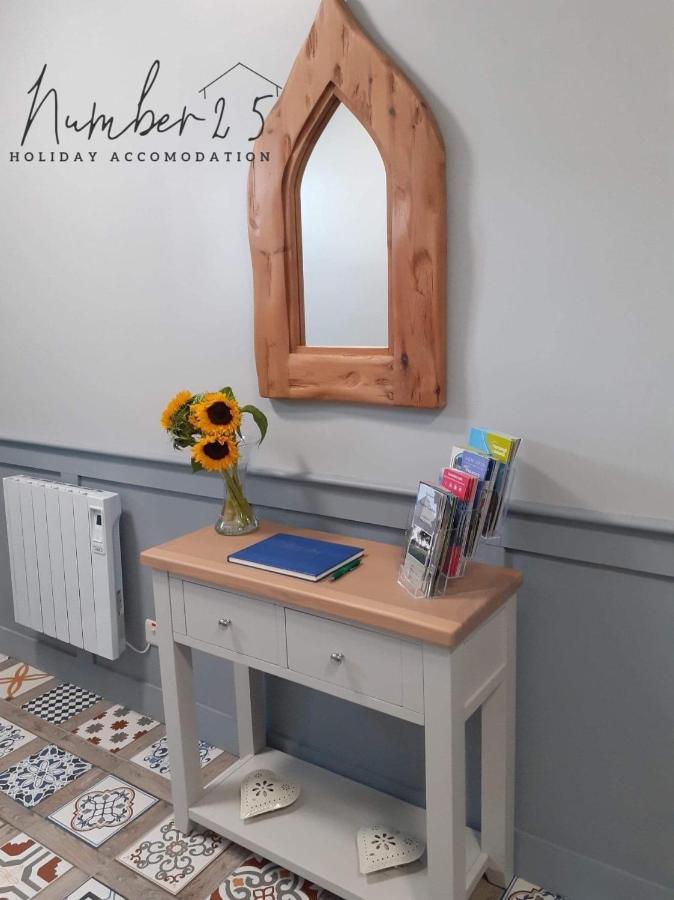Number 25 Self Catering Apartments Ederney Ardess Eksteriør bilde