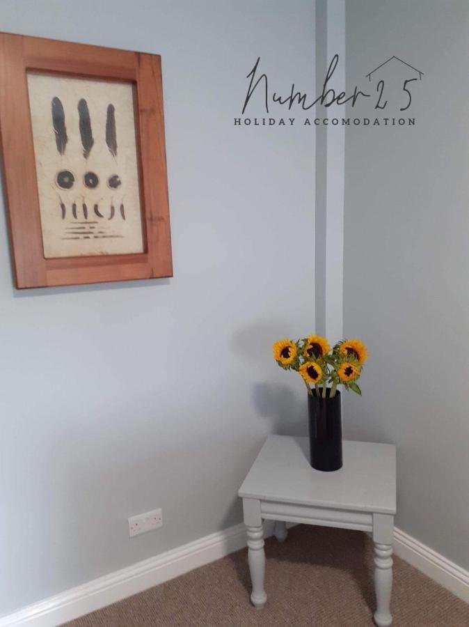 Number 25 Self Catering Apartments Ederney Ardess Eksteriør bilde