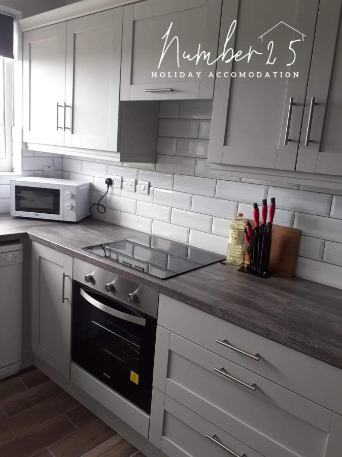 Number 25 Self Catering Apartments Ederney Ardess Eksteriør bilde